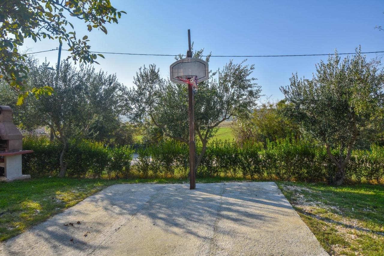 Kuca Za Odmor Lucija Daire Vrana  Dış mekan fotoğraf